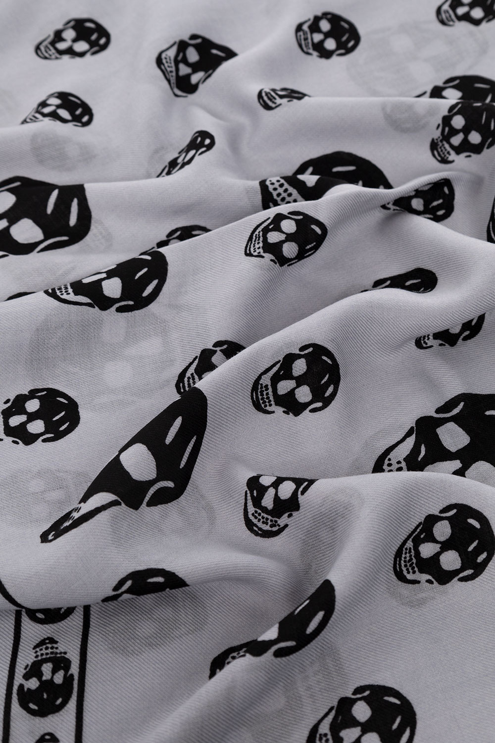 スカーフ Ribbon Reverse Scarf - Alexander Mcqueen - Wool - Grey Alexander Mcqueen Ribbon Reverse Scarf - Wool - Grey | THE LIST